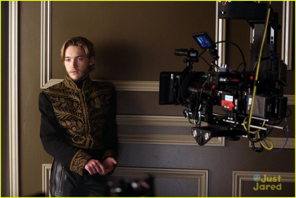 Toby Regbo : pic #717484