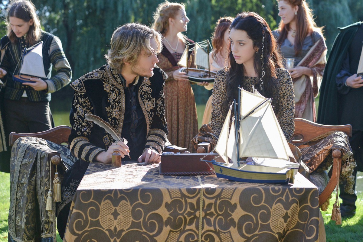 Toby Regbo : pic #711691