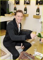 Tom Hiddleston photo #