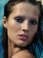 Toni Garrn photo #