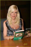 Tori Spelling photo #