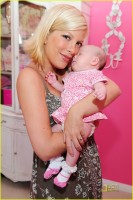 Tori Spelling photo #