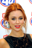 Una Healy photo #