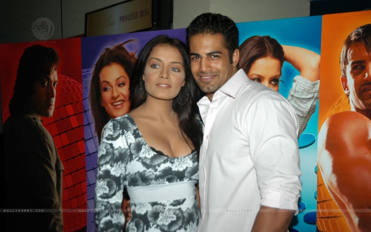 Upen Patel: pic #475534