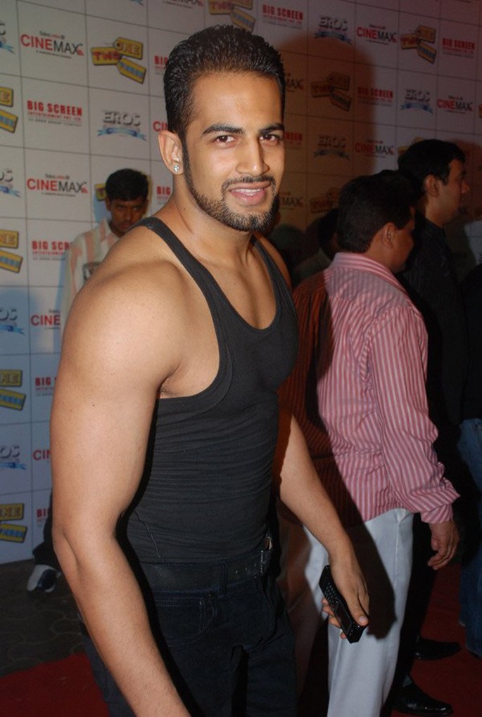 Upen Patel: pic #473775