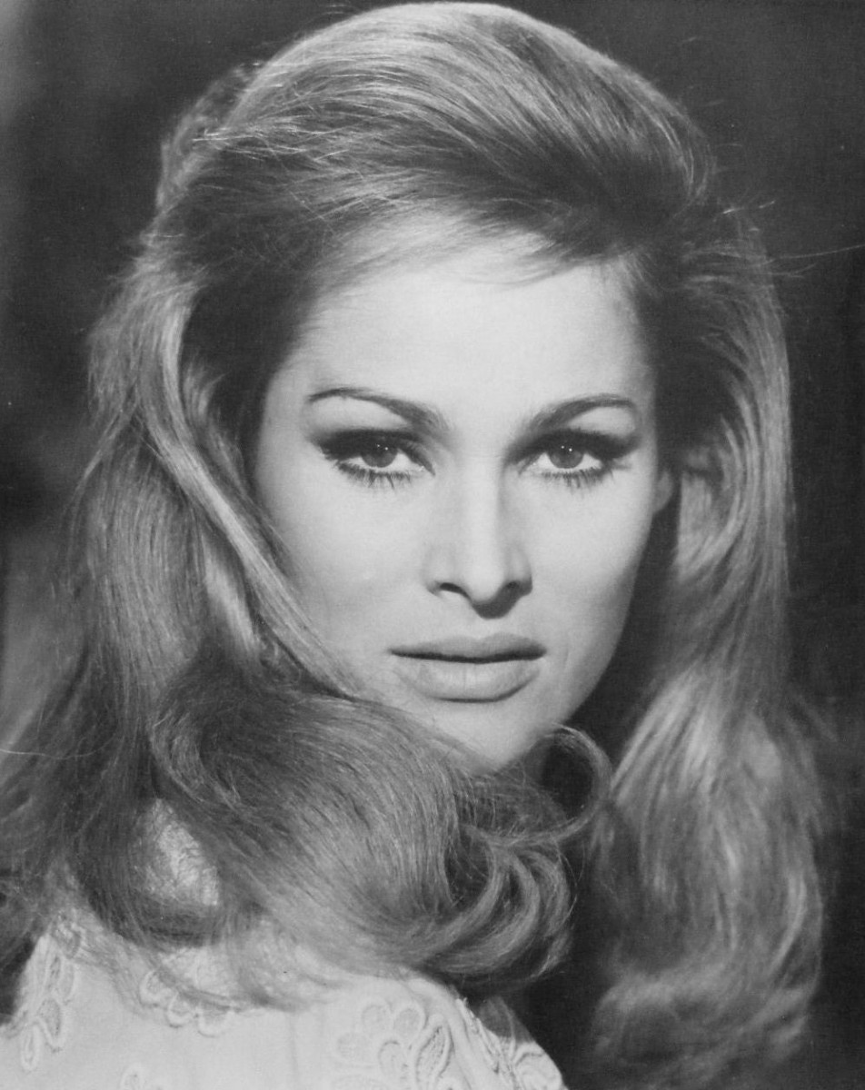 Ursula Andress: pic #384785