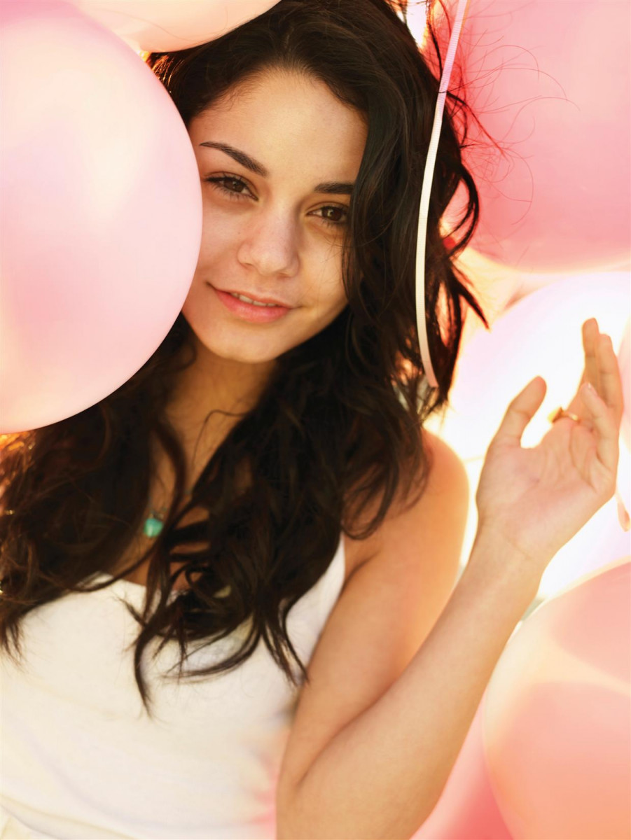 Vanessa Hudgens: pic #131140