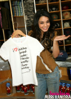 Vanessa Hudgens photo #