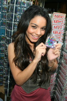 Vanessa Hudgens photo #