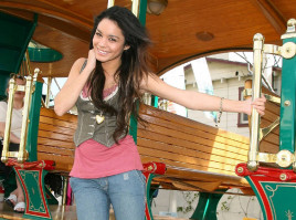 Vanessa Hudgens photo #