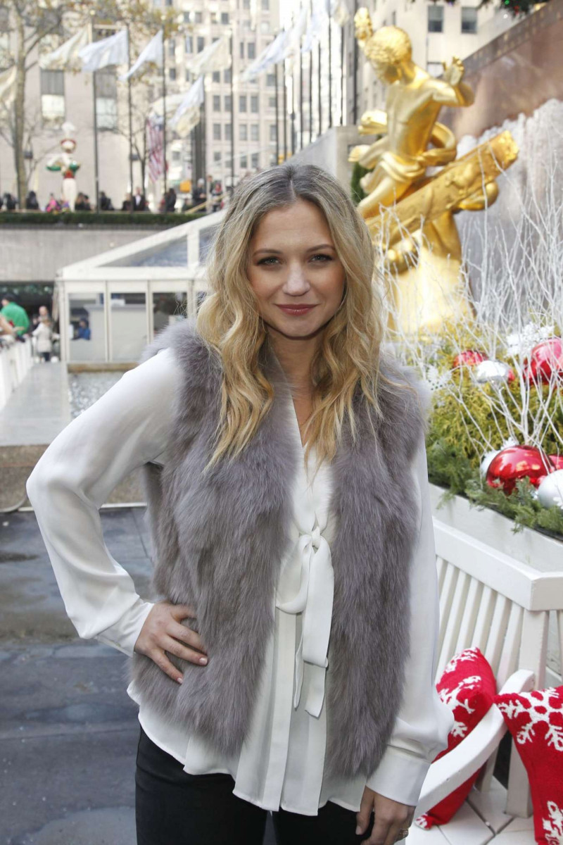 Vanessa Ray: pic #823279