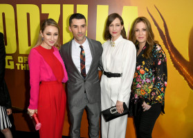 Vera Farmiga photo #