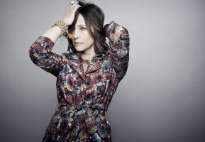 Vera Farmiga photo #