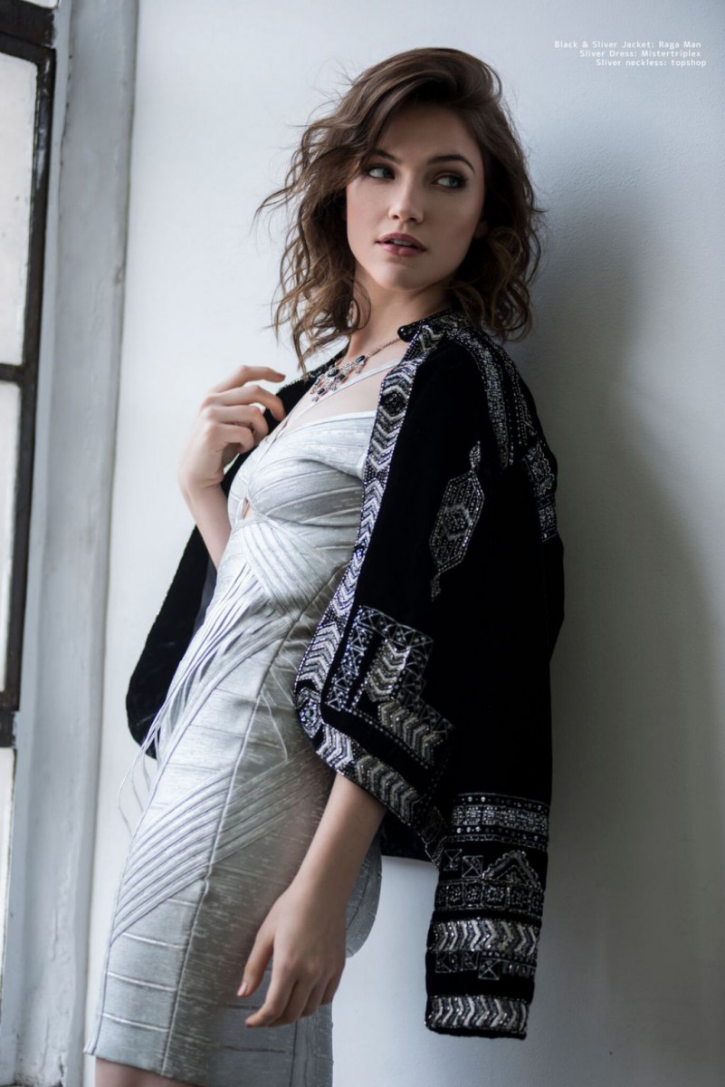 Violett Beane: pic #1035017