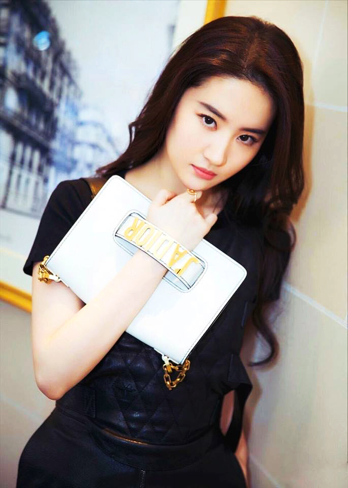 Yifei Liu: pic #1120217