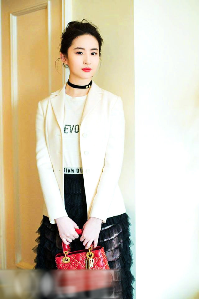 Yifei Liu: pic #1120372