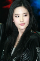 Yifei Liu photo #