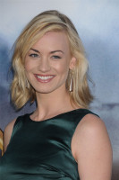 Yvonne Strahovski photo #