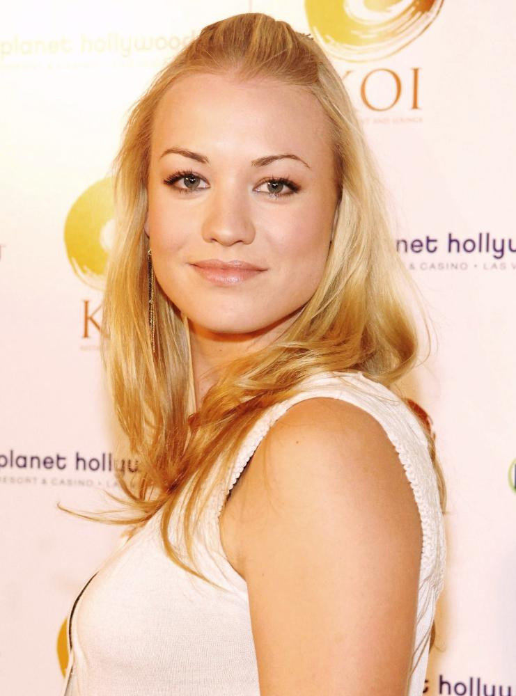 Yvonne Strzechowski: pic #286921