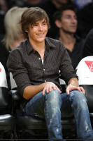 photo 4 in Zac Efron gallery [id134850] 2009-02-20