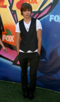 photo 20 in Zac Efron gallery [id150386] 2009-04-29