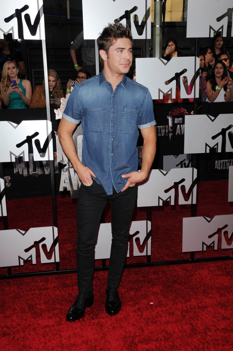Zac Efron: pic #691279