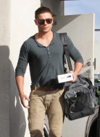 photo 13 in Zac Efron gallery [id326252] 2011-01-11
