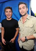 photo 23 in Zac Efron gallery [id276588] 2010-08-10