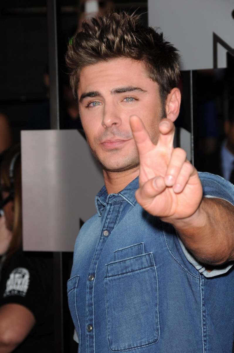 Zac Efron: pic #691296