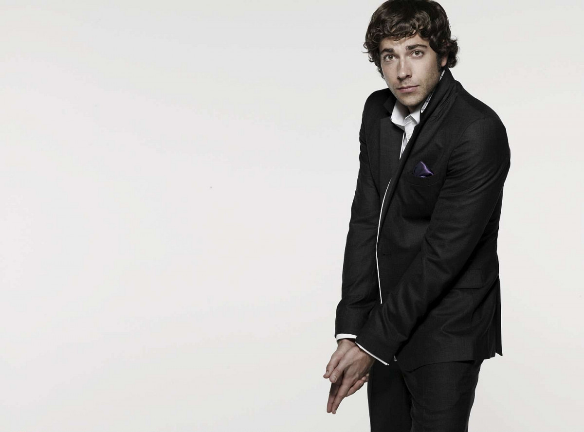 Zachary Levi: pic #236139