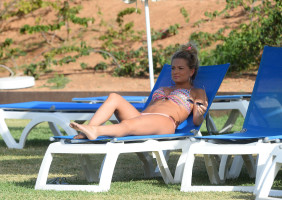 Zara Holland photo #