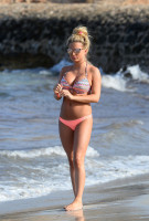 Zara Holland photo #
