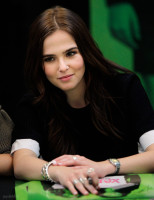 Zoey Deutch photo #