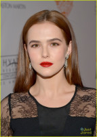 Zoey Deutch photo #