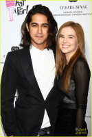 Zoey Deutch photo #