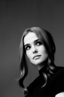 Zoey Deutch photo #