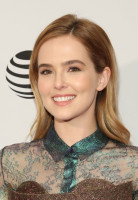 Zoey Deutch photo #