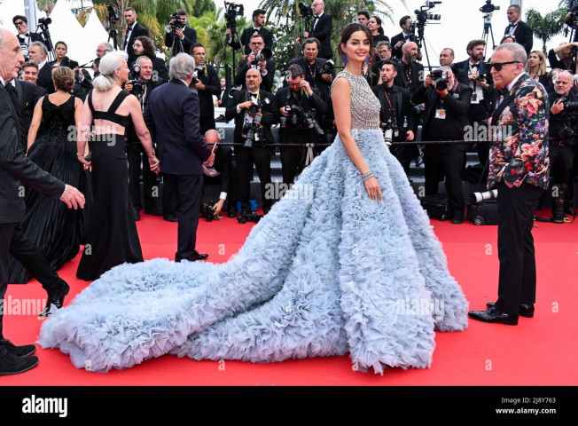 Mahlagha Jaberi at the premiere of "Top Gun: Maverick" - Cannes Film Festival 