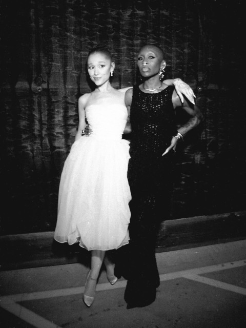 Ariana Grande instagram post 494801