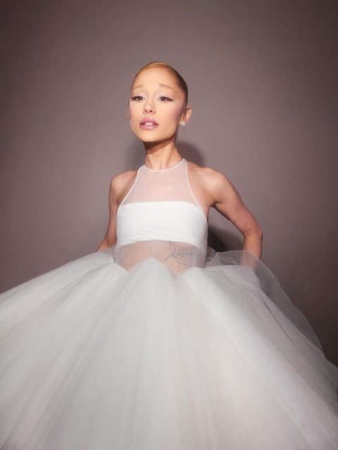 Ariana Grande instagram post 495484