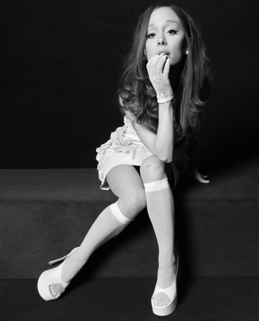 Ariana Grande instagram post 497669