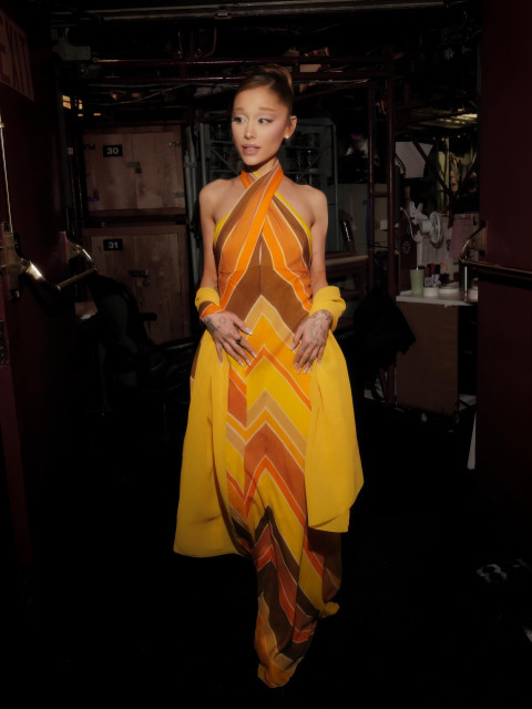 Ariana Grande instagram post 498349