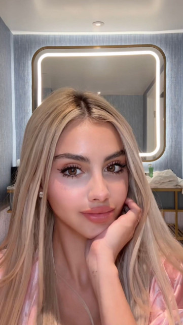 Alexa Dellanos instagram post 492340