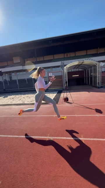 Alice Schmidt instagram post 488828