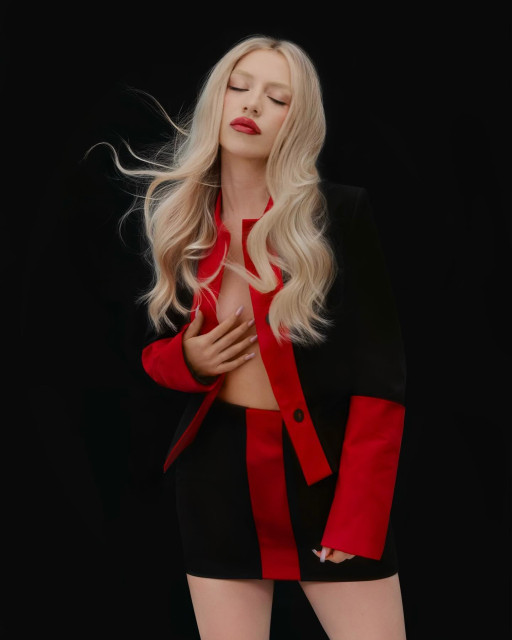 Ava Max instagram post 482659