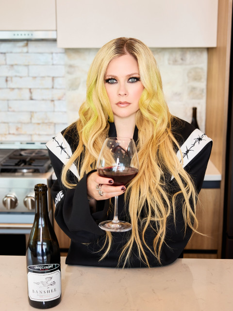 Avril Lavigne instagram post 495656