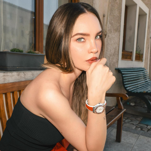 Belinda Peregrin instagram post 493093