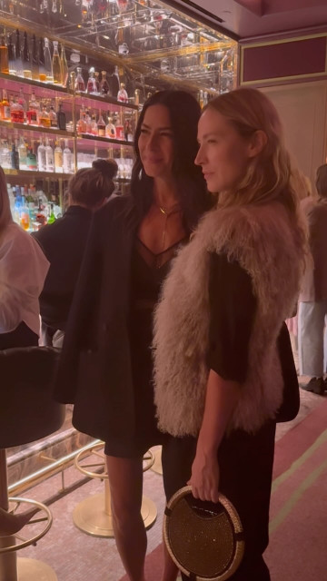 Beth Riesgraf instagram post 478637