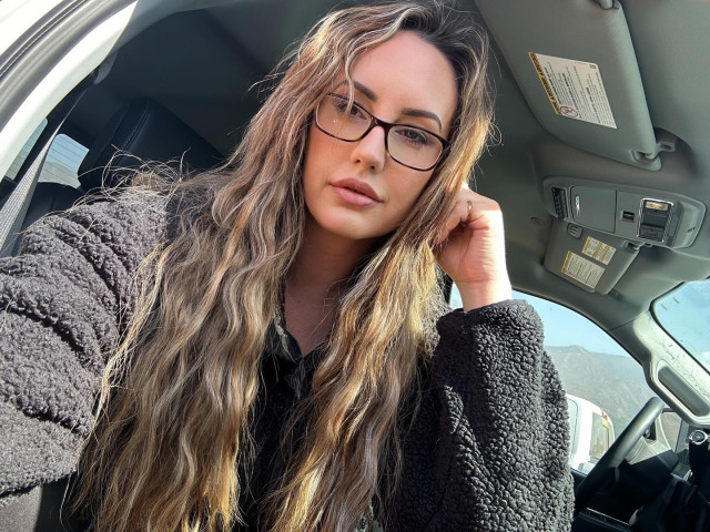 Brett Rossi instagram post 478336