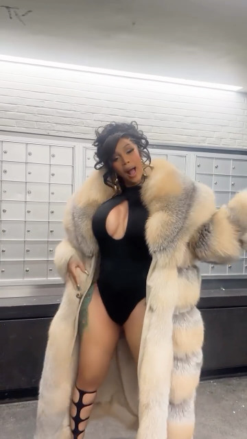 Cardi B instagram post 494597